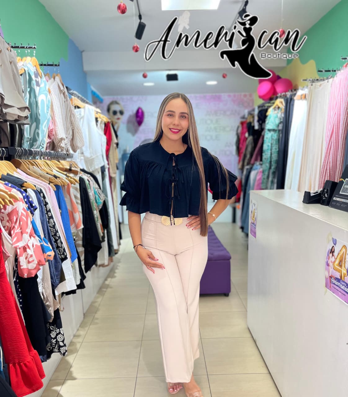 BLUSA EN GOLAS NEGRA